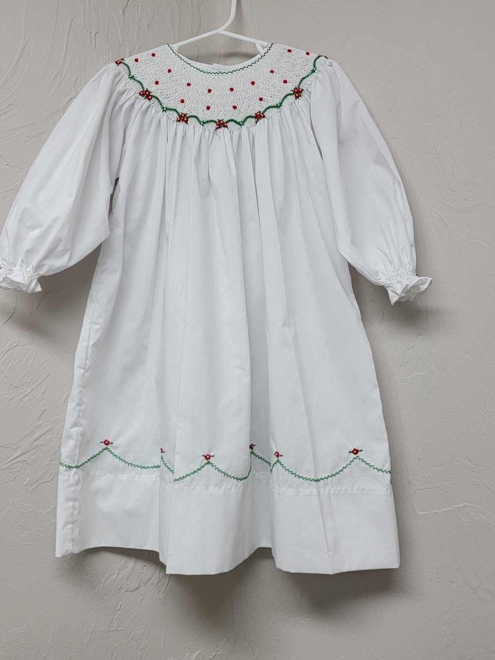 Feltman Brothers Floral Holiday Bishop Dress White Red Smocked Embroidery 2T